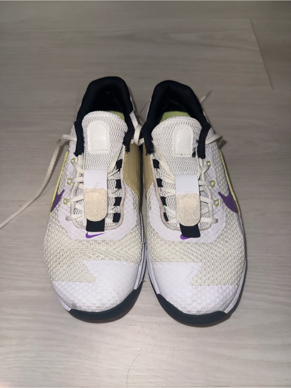 Nike Women White Mesh Metcon Sneakers with Purple Swoosh and Black Trim